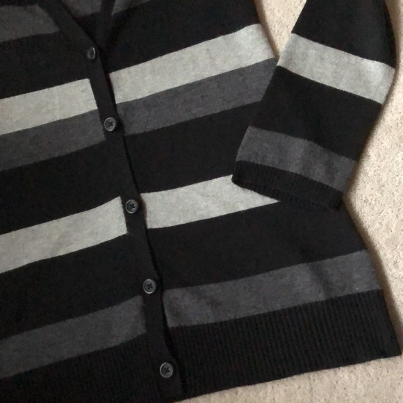 Gap kids cardigan! - Picture 3 of 6